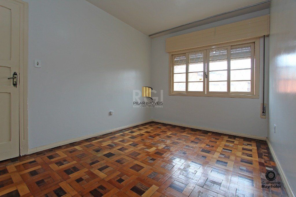 Casa para Venda - 233m², 4 dormitórios, 5 vagas - Nonoai