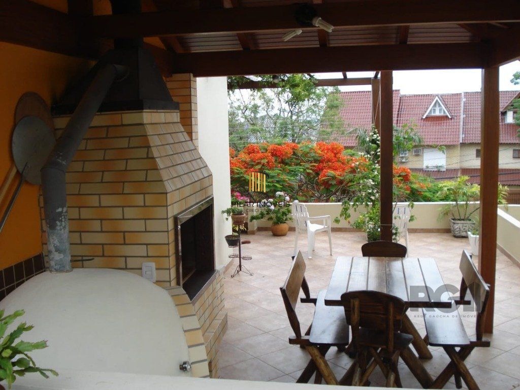 Casa 3 dormitórios no bairro Ipanema