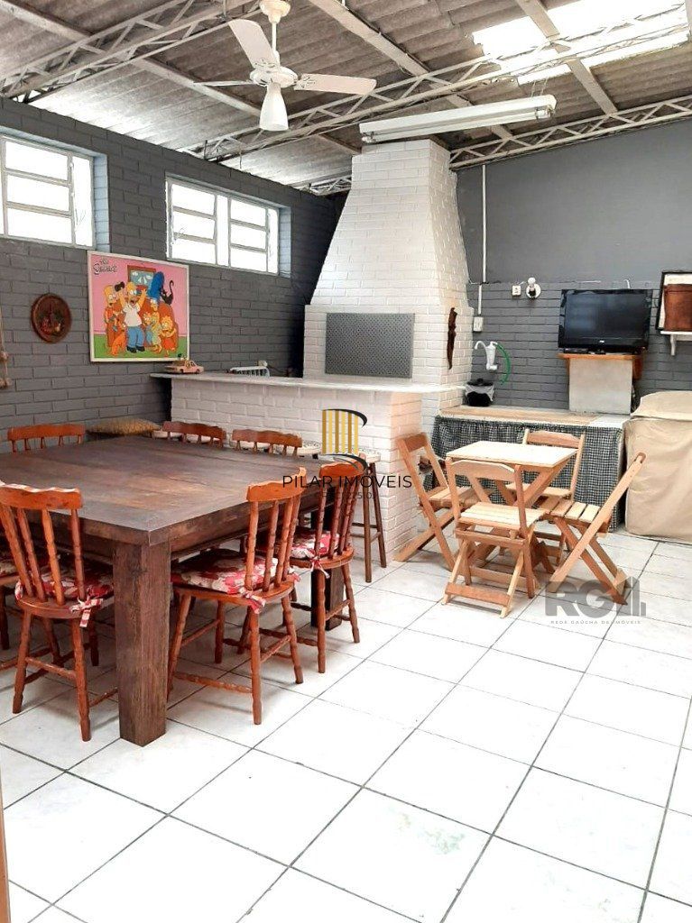 Casa 210m² - 3 dormitórios, 2 vagas