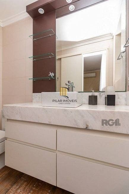 Apartamento 82m² - 2 dormitórios, 1 vaga no bairro Menino Deus