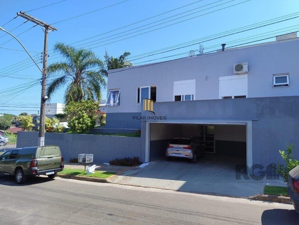 Casa de 3 dormitórios no bairro Mário Quintana