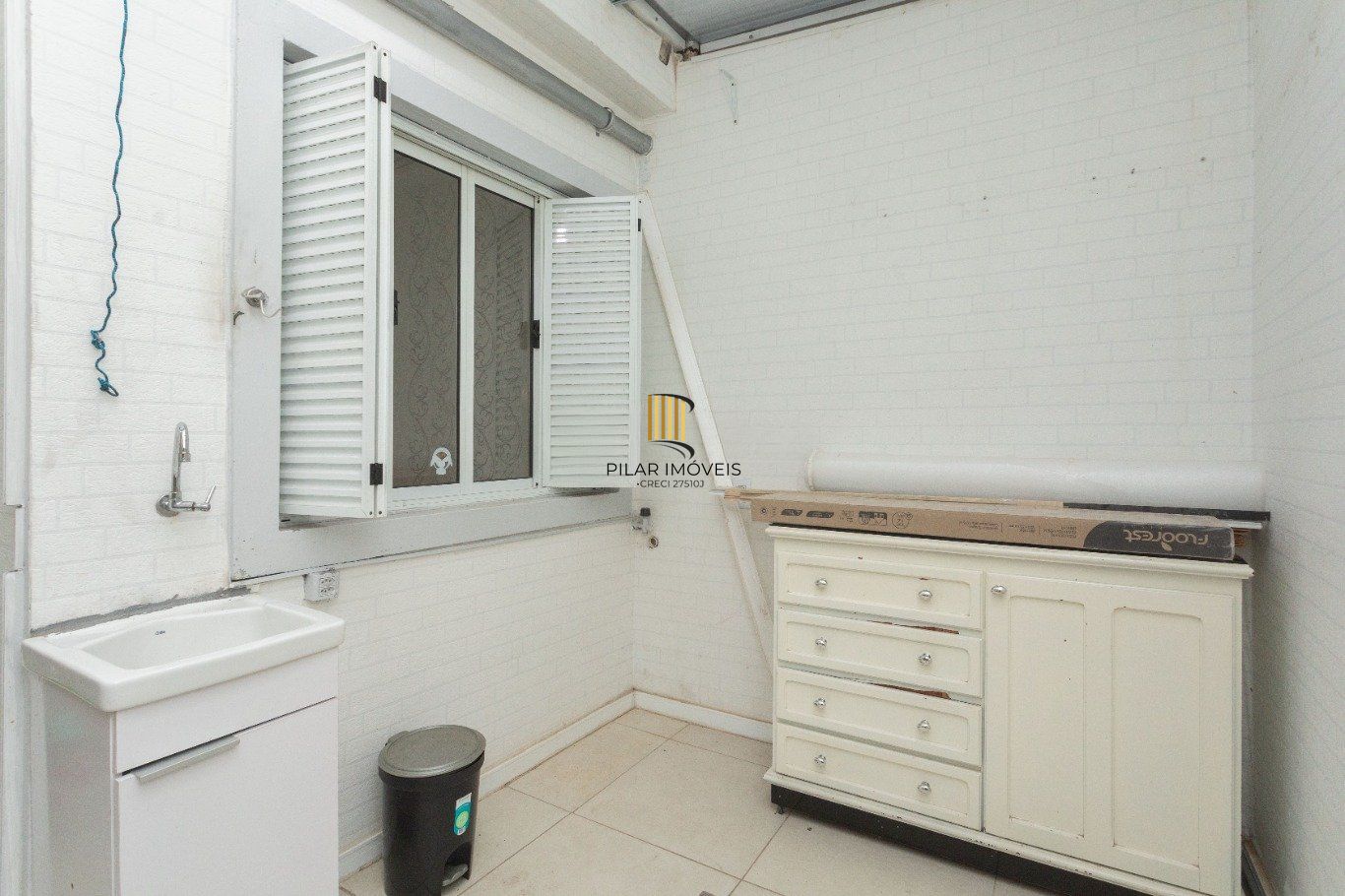 Casa em Condomínio de 3 dormitórios  à venda em Sarandi, Porto Alegre.