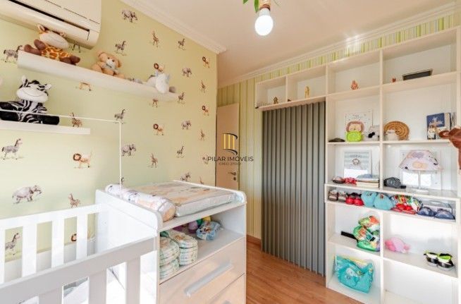 Casa em Condomínio à venda com 4 dormitórios, 248m² e 4 vagas no bairro Teresópolis, em Porto Alegre .