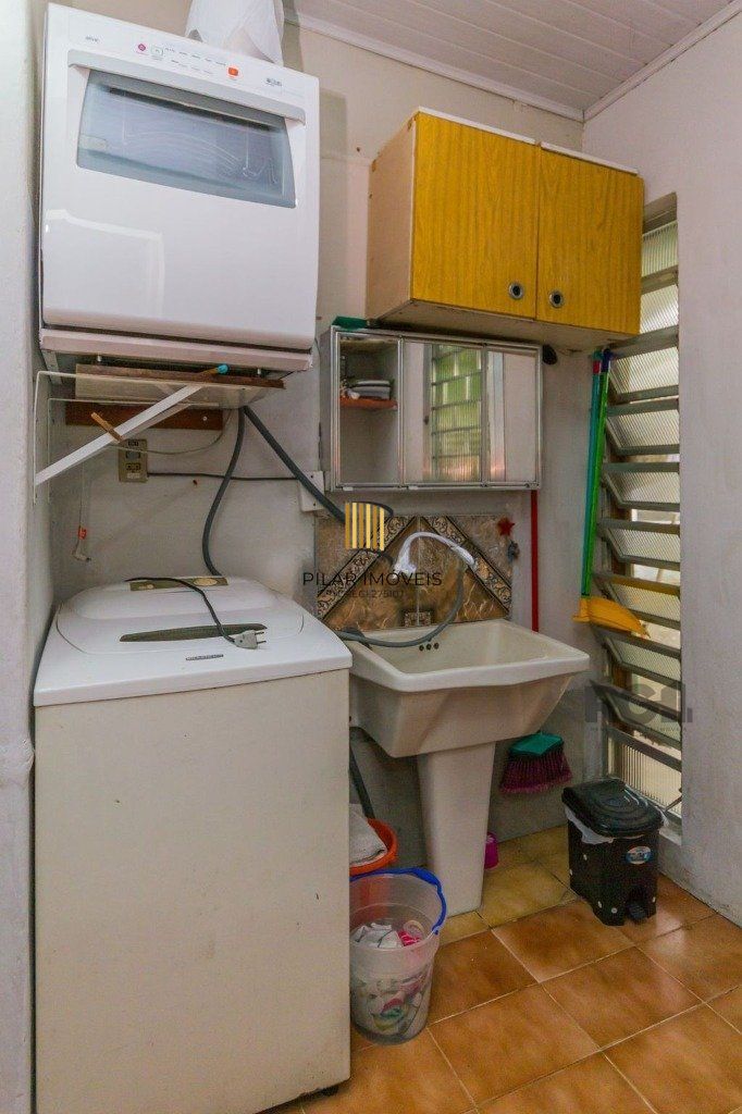 Casa com 2 dormitórios no bairro Vila João Pessoa