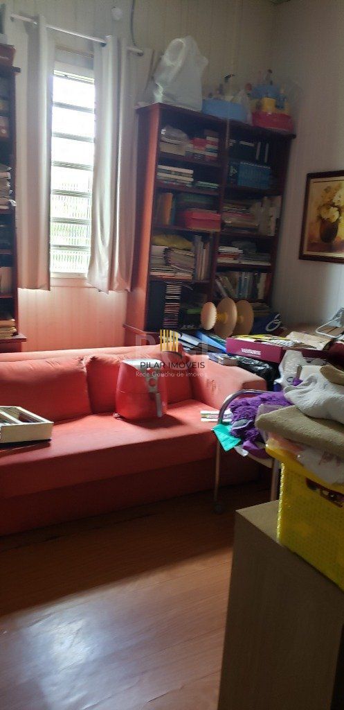 Casa para Venda - 200m², 8 dormitórios, 5 vagas - Teresópolis
