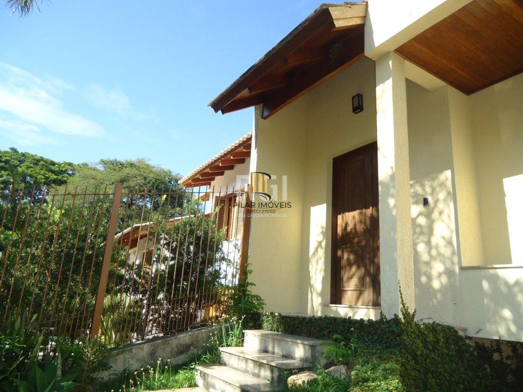 Casa 3 dormitórios no bairro Teresópolis