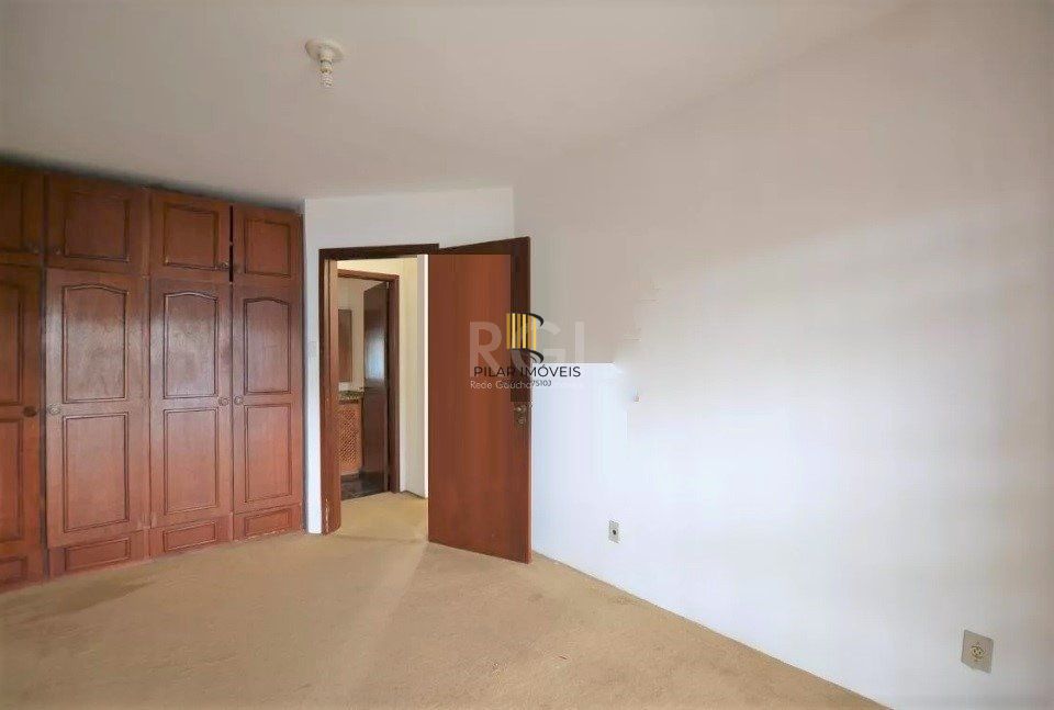 Casa para Venda - 267m², 4 dormitórios, sendo 1 suites, 2 vagas - Tristeza