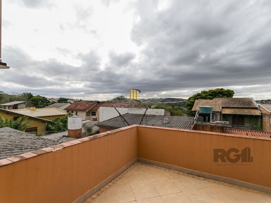 Casa de 3 dormitórios,  no bairro Campo Novo