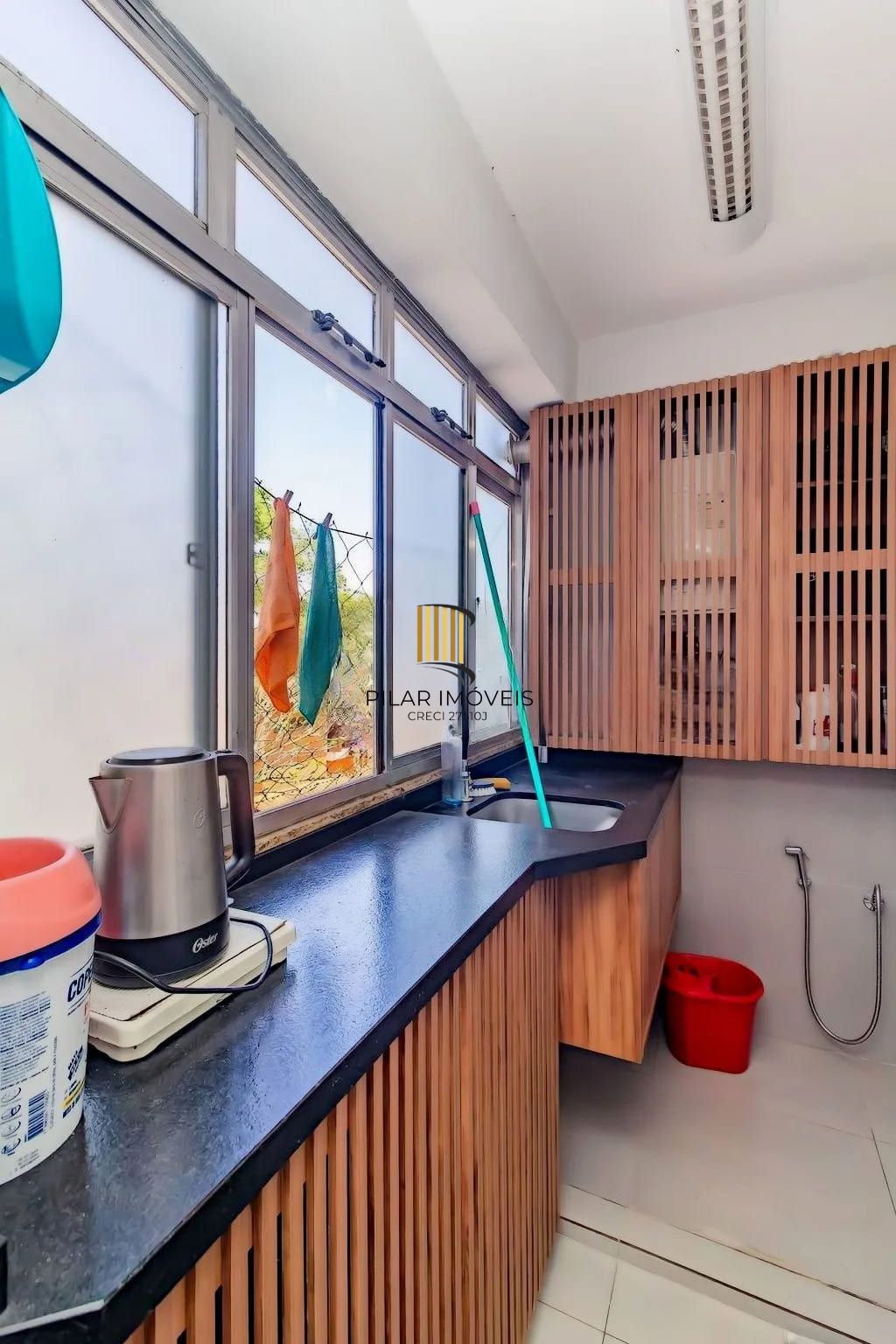 Cobertura 251m², 3 dormitórios, 2 vagas no bairro Teresópolis