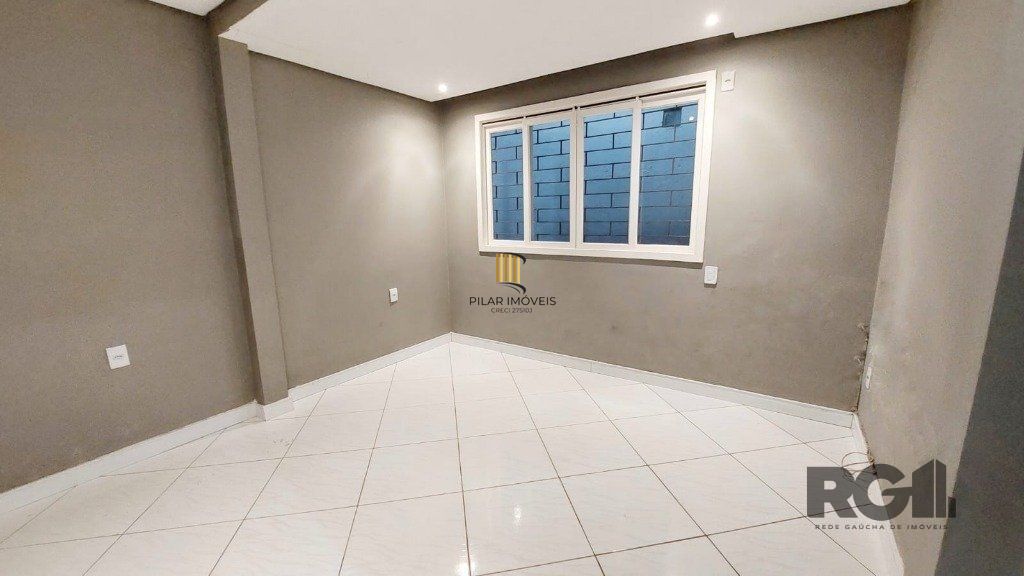 Casa 3 dormitórios no bairro Azenha