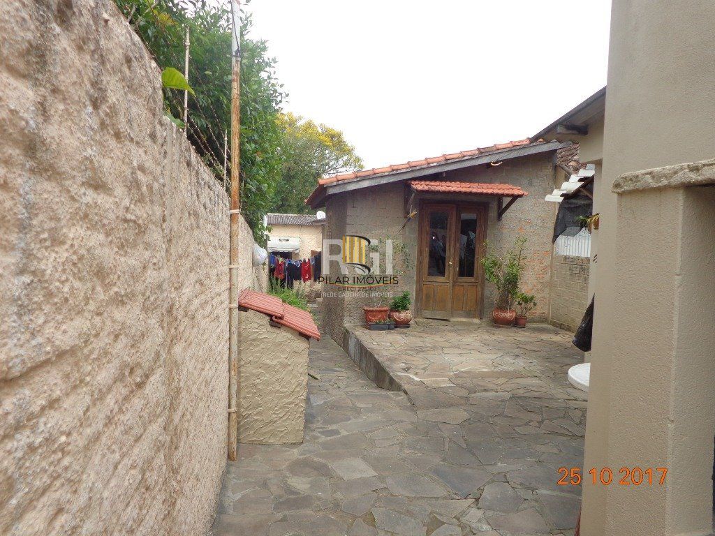 Casa para Venda - 380m², 2 dormitórios, sendo 1 suites, 1 vaga - Nonoai