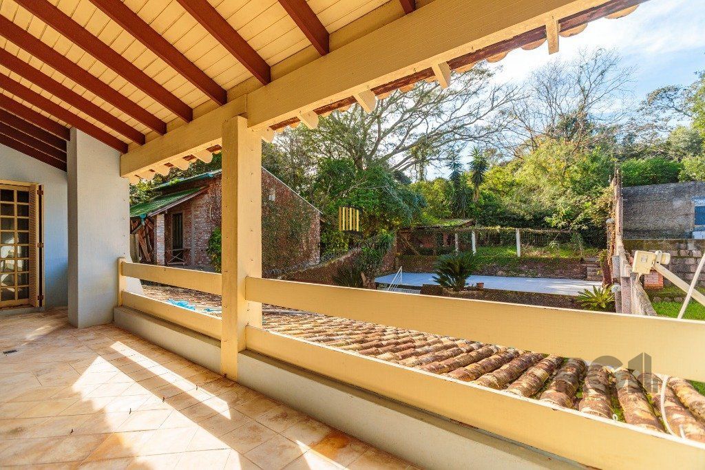 Casa 3 dormitórios no bairro Nonoai