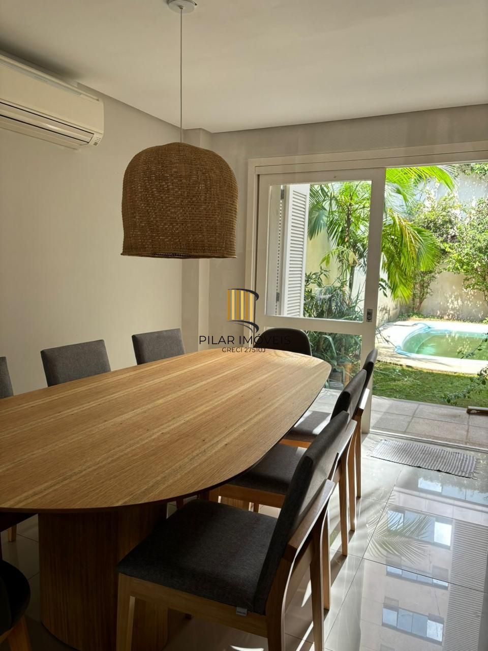 Sobrado 4 dormitórios no Menino Deus