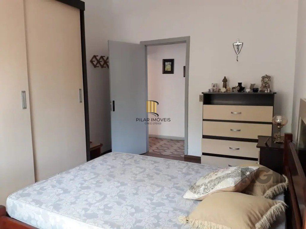 Casa com 5 dormitórios no bairro Passo das Pedras - Porto Alegre