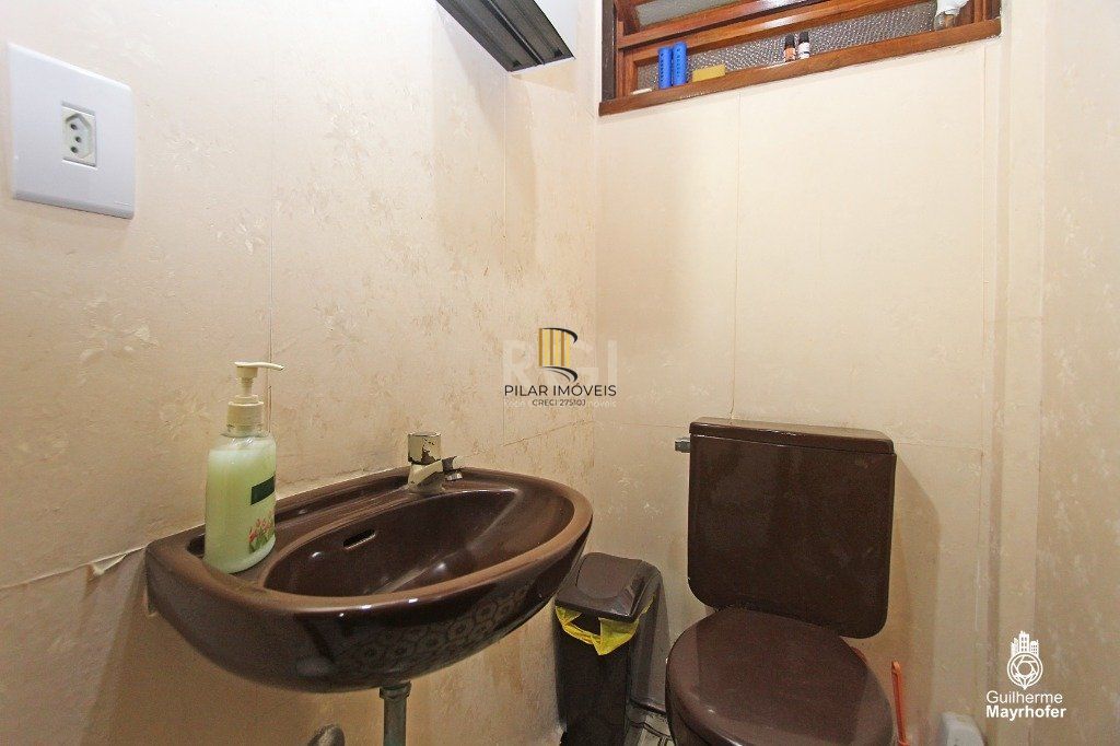 Casa para Venda - 381m², 3 dormitórios, sendo 1 suites, 4 vagas - Tristeza