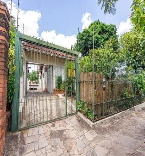 Excelente casa de 220m² com 3 dormitórios no bairro Tristeza.