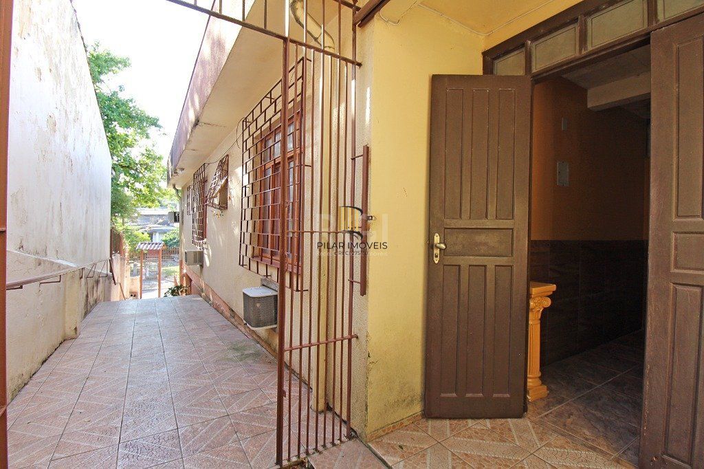 Casa para Venda - 280m², 4 dormitórios, sendo 1 suites, 4 vagas - Bom Jesus
