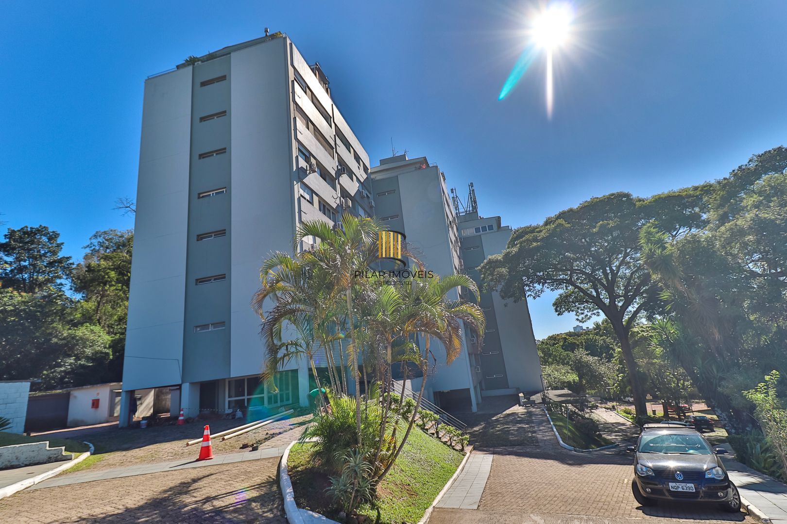 Apartamento para venda de 3 dormitórios, no bairro Teresópolis em Porto Alegre/RS.