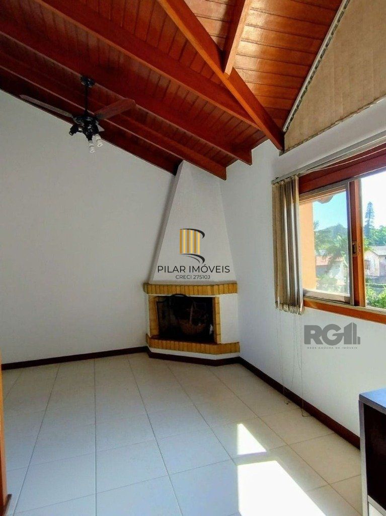 Casa de 3 dormitórios no bairro Ipanema - Porto Alegre