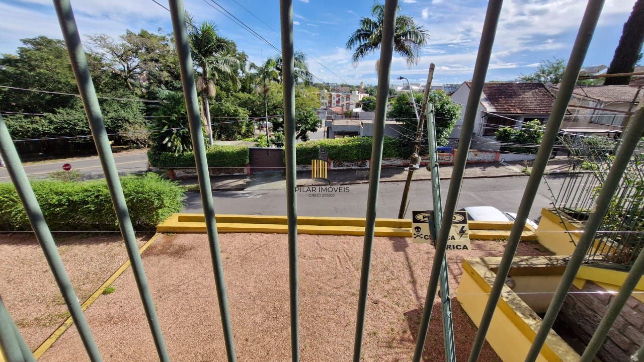 Casa de Cinema na Glória, com 500m² de área privada, 3 dormitórios, piscina, horta, lareira, elevador, gradeada 4 garagens