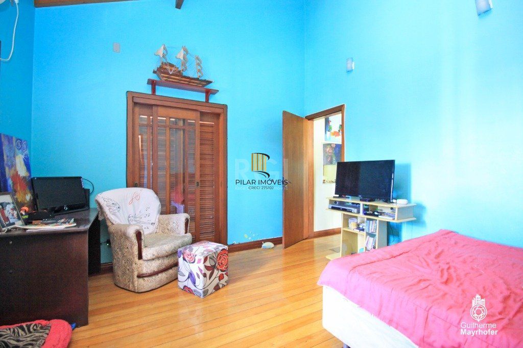 Casa para Venda - 240m², 4 dormitórios, sendo 3 suites, 6 vagas - Jardim Sabará