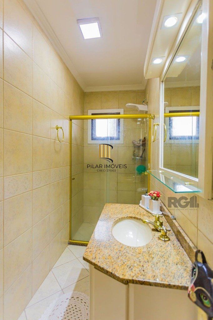 Casa em condomínio de 155m², 3 dormitórios, 4 vagas no bairro Espírito Santo