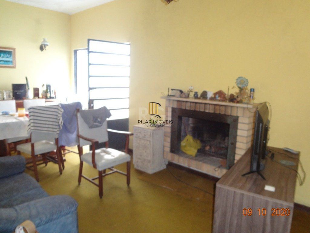 Casa para Venda - 250m², 3 dormitórios,  - Medianeira