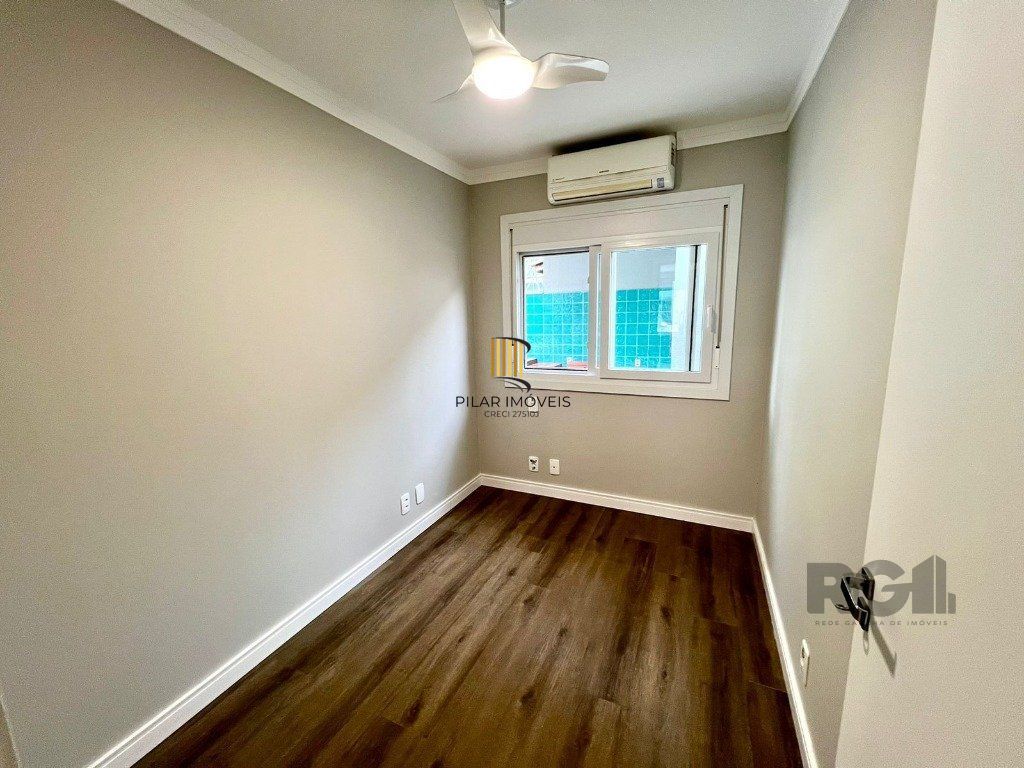 Casa 2 dormitórios no bairro Hípica