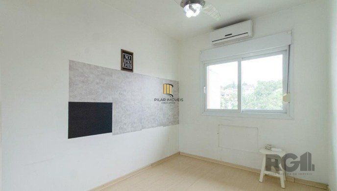 Excelente casa de 157m² com 3 dormitórios, 4 vagas e piscina.