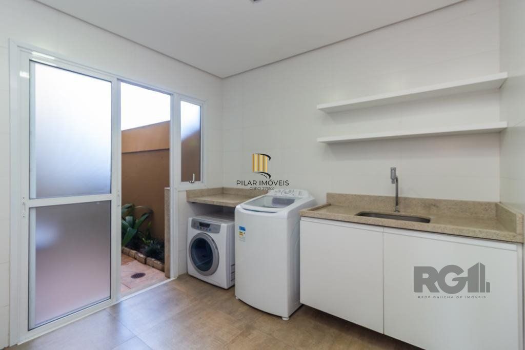 Casa de 380m², bairro Guarujá