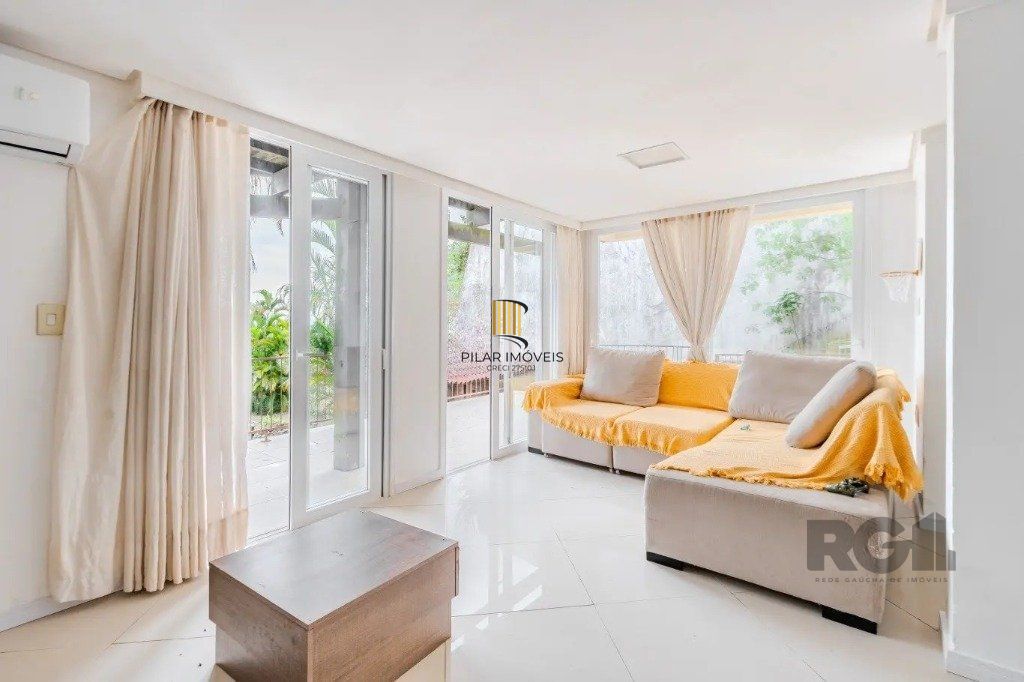 Casa com 3 dormitórios no bairro Jardim Isabel - Pilar Imóveis