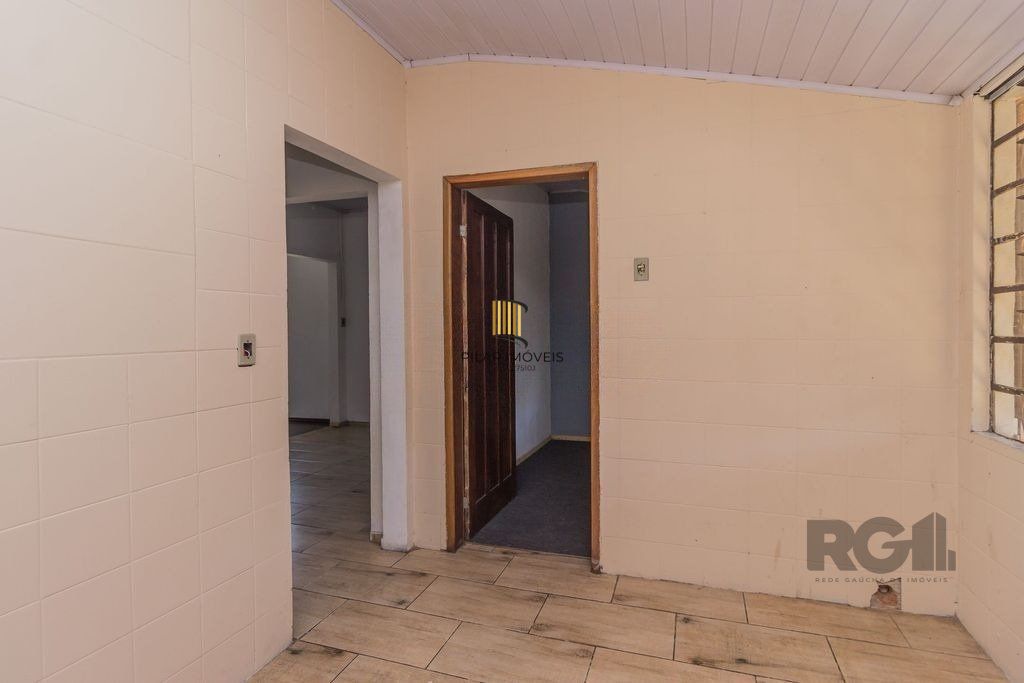Casa de 5 dormitórios no bairro Sarandi