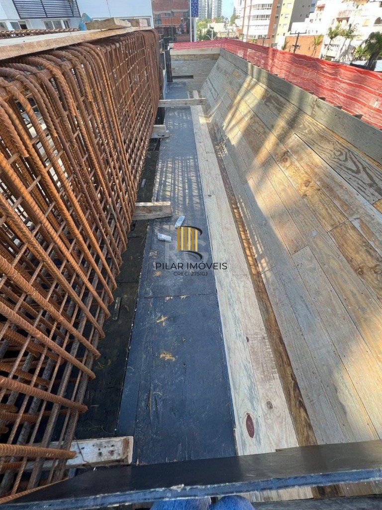 Apartamento para Venda - 92.82m², 2 dormitórios, sendo 2 suites, 1 vaga - Centro