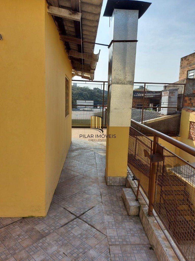 Casa 4 dormitórios no bairro Vila Ipiranga