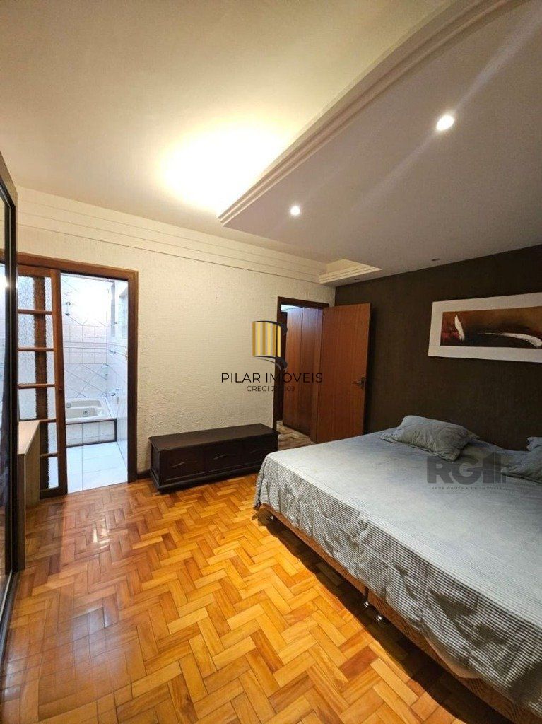 casa de 5 dormitórios no bairro Glória