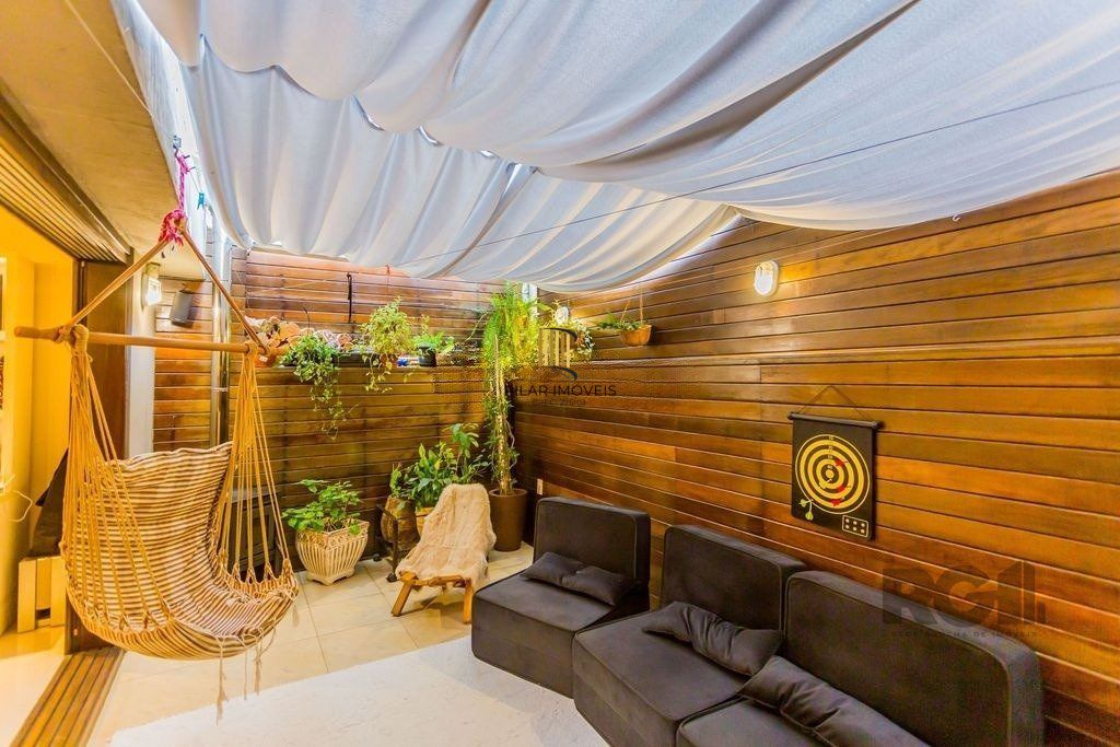 Casa em condomínio de 155m², 3 dormitórios, 4 vagas no bairro Espírito Santo