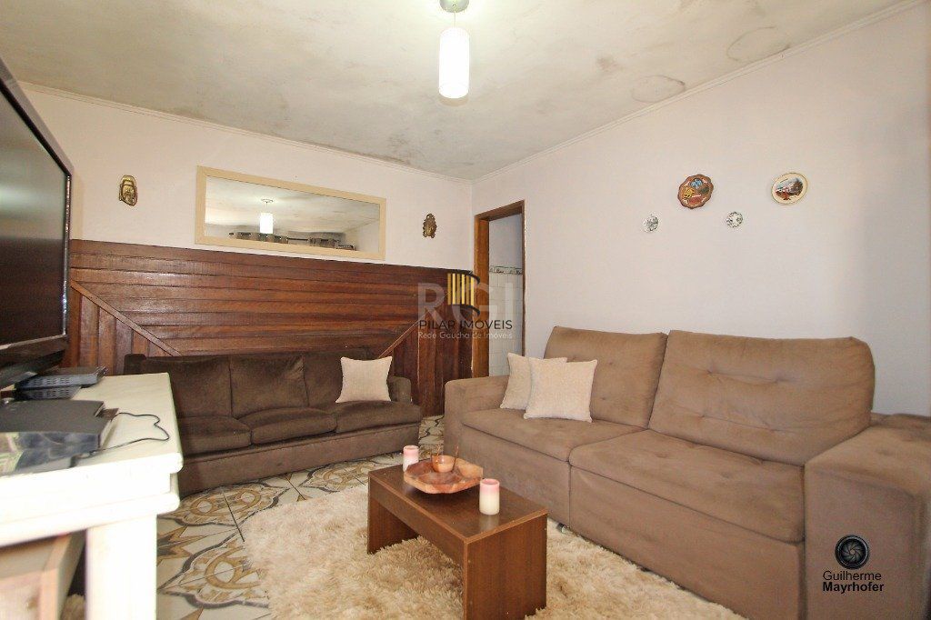 Casa para Venda - 300m², 6 dormitórios, sendo 1 suites, 3 vagas - Menino Deus