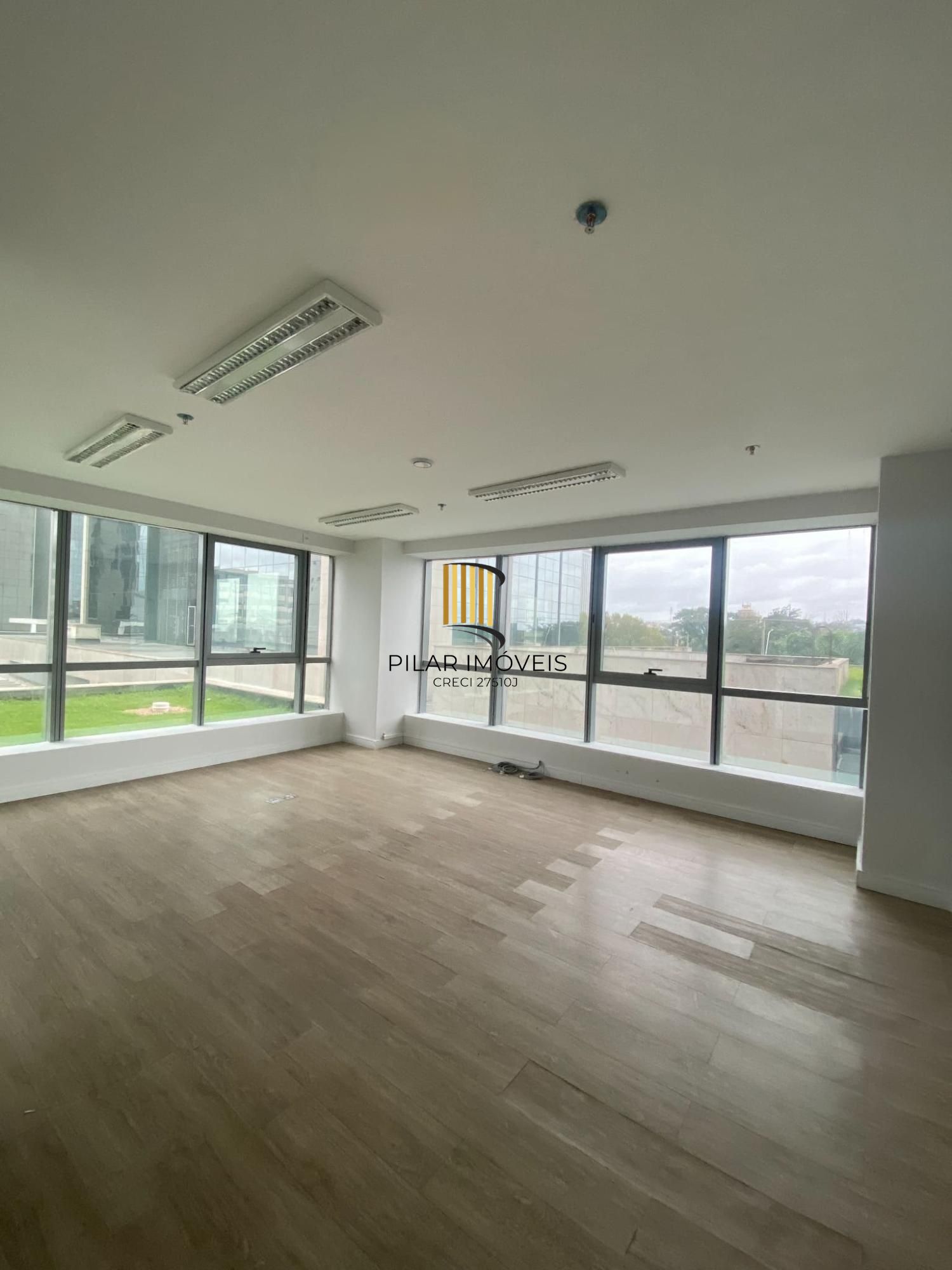 Sala Comercial no Bairro Praia de Belas - Porto Alegre - Pilar Imóveis