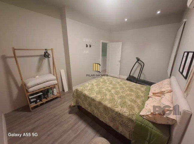 Casa reformada com 3 dormitórios, 5 vagas no bairro São João