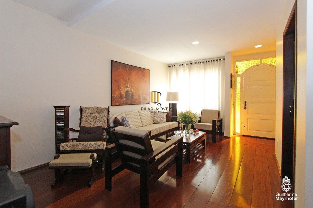 Casa para Venda - 240m², 5 dormitórios, sendo 1 suites, 3 vagas - Menino Deus
