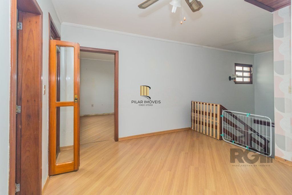 Casa com 240m², 3 dormitórios, 6 vagas no bairro Sarandi