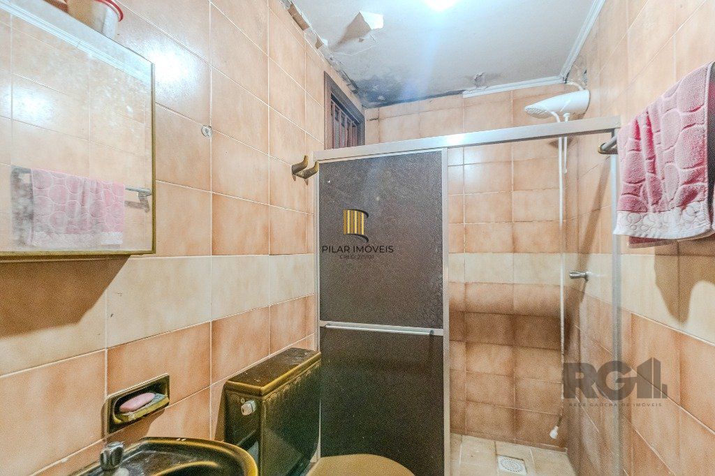 Casa 400m² - 5 dormitórios, 4 vagas no bairro Vila Jardim
