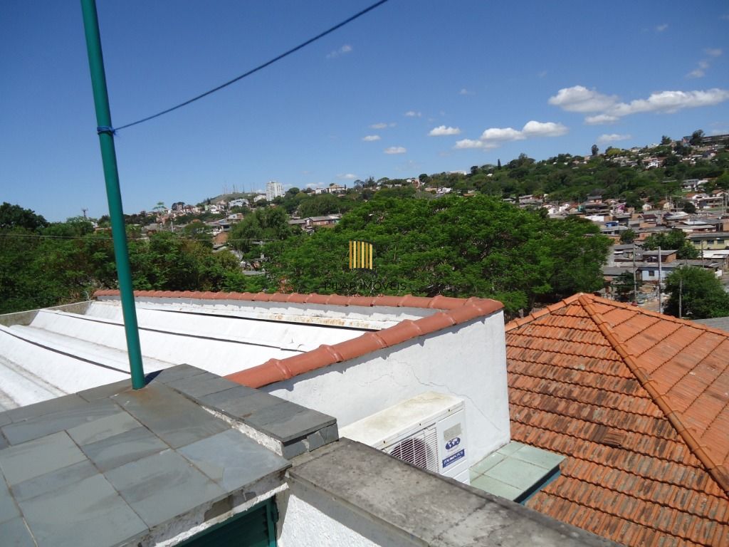 Casa para Venda - 750m², 4 dormitórios, sendo 2 suites, 5 vagas - Santa Tereza