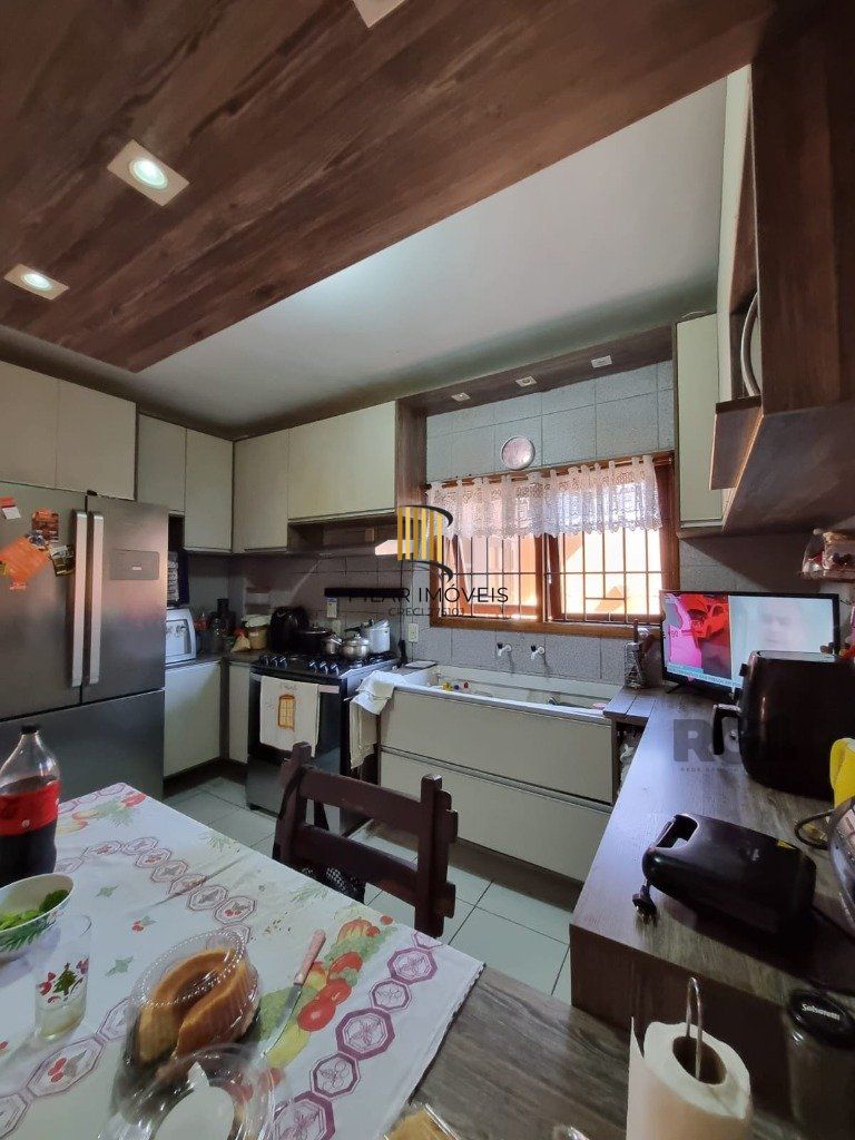 Casa com 5 quartos e espaço gourmet | Próx. à Terceira Perimetral