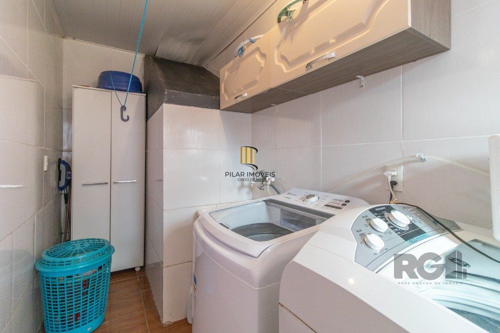 Casa com 3 dormitórios e 3 vagas no bairro Santa Tereza