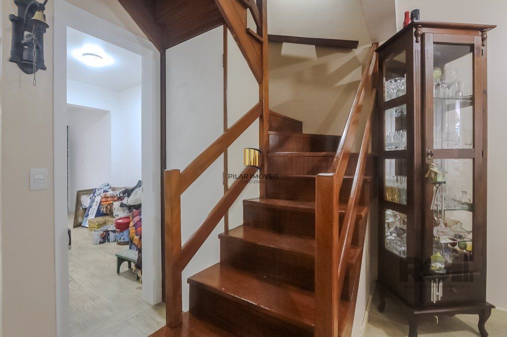 Casa em condomínio, 77m², 2 dormitórios e 2 vagas no bairro Humaitá