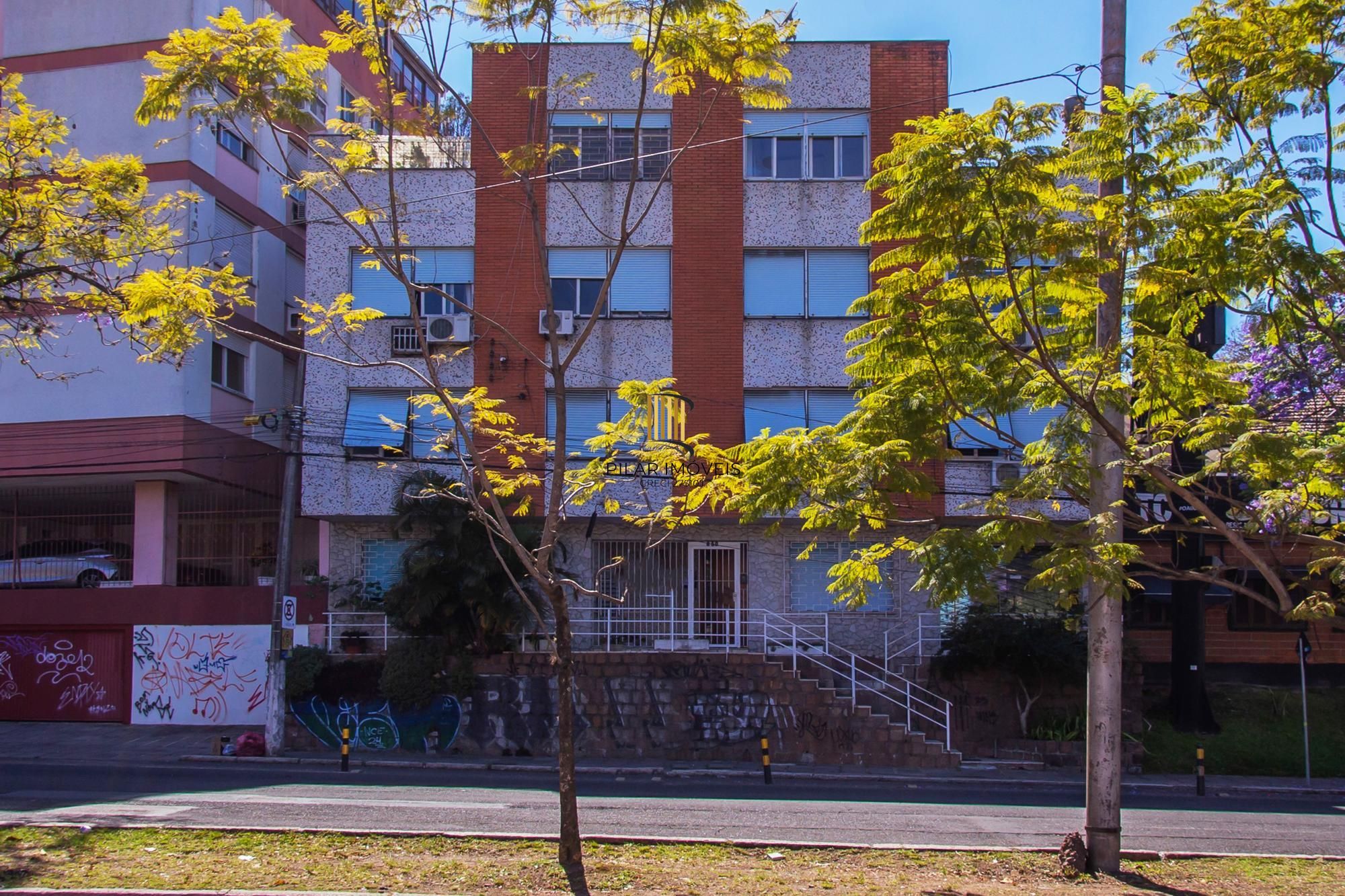 Apartamento Garden com 2 quartos e 94m² à venda em Rio Branco, Porto Alegre.