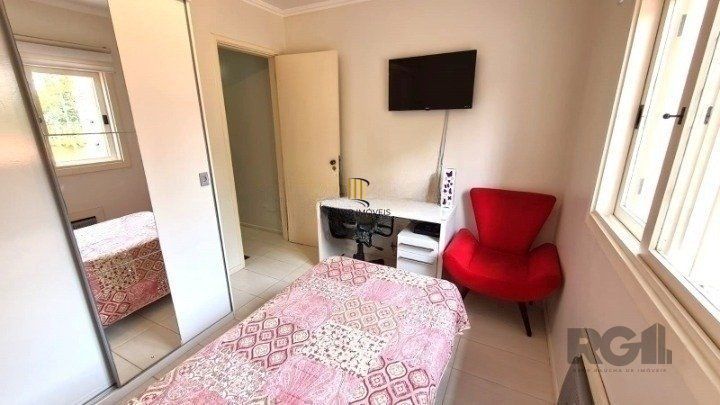 Casa em condomínio 110m² - 3 dormitórios sendo 1 suíte e 1 vaga de garagem no bairro Teresópolis