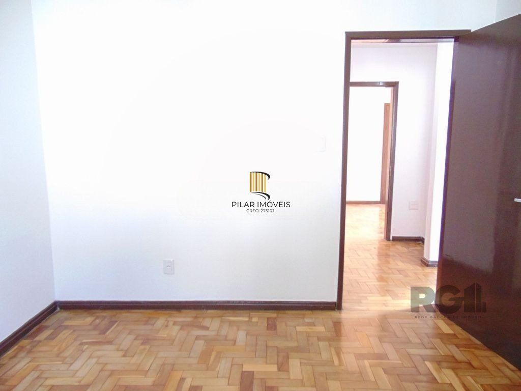 Casa 84m² - 2 dormitórios, 2 vagas no bairro Jardim Botânico