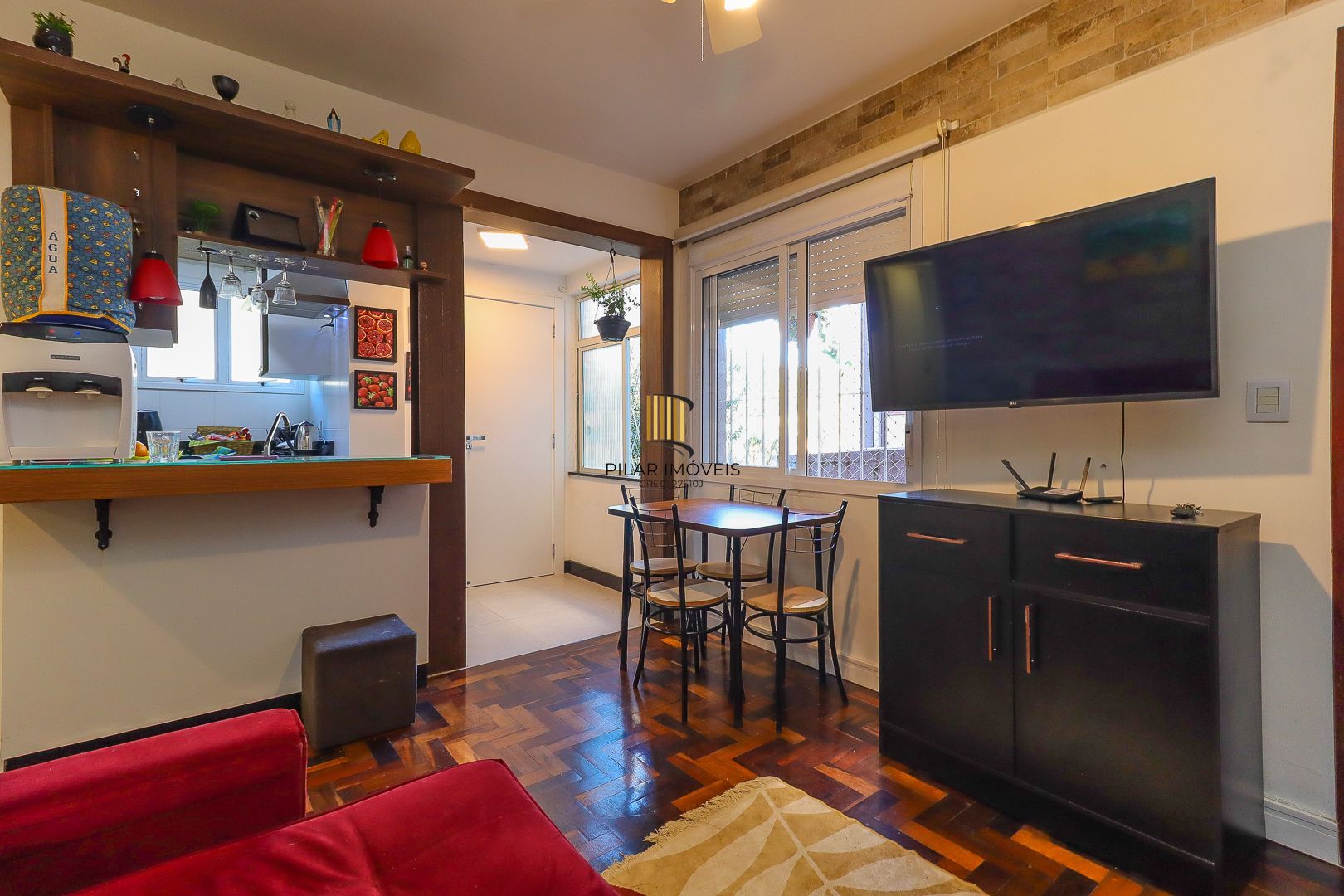 Apartamento Terreo de 03 dormitórios,reformado no bairro Teresópolis-Porto Alegre /RS